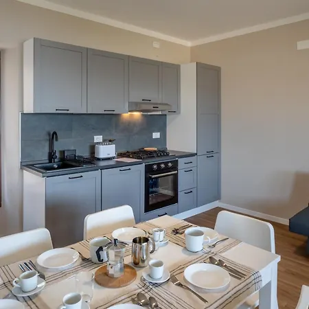 Apartman Casa 24 - Trilocale Con Vista Lago, Giardino E Idromassaggio Gonfiabile