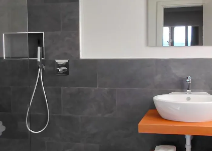 Casa 24 - Trilocale Con Vista Lago, Giardino E Idromassaggio Gonfiabile *