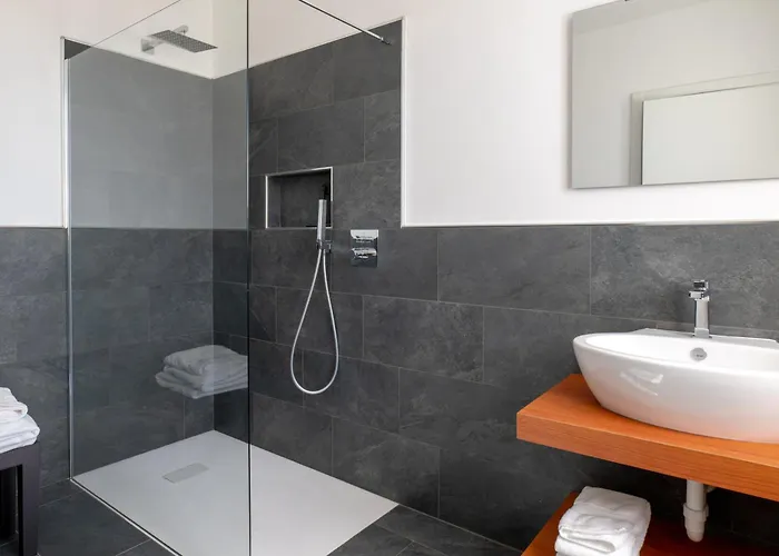 Casa 24 - Trilocale Con Vista Lago, Giardino E Idromassaggio Gonfiabile 아파트 *